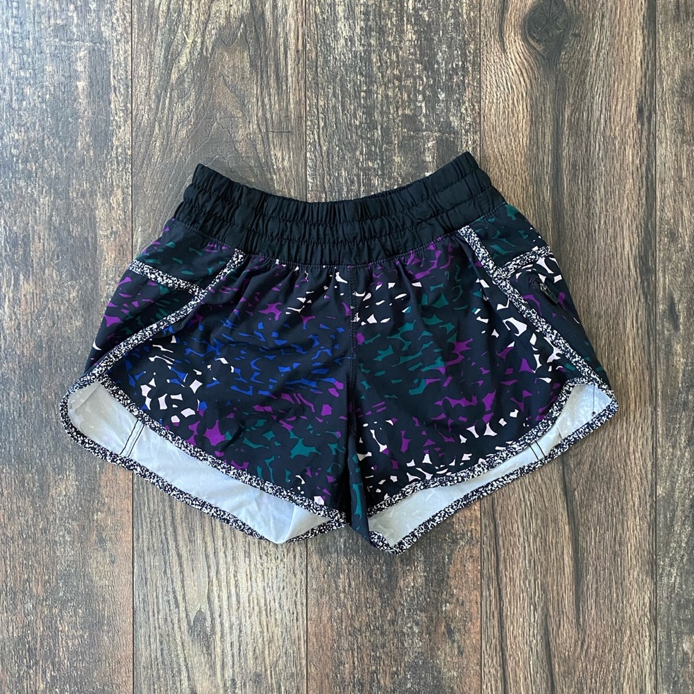 Lululemon Tracker Short III *4-way Stretch - Picture 2 of 8
